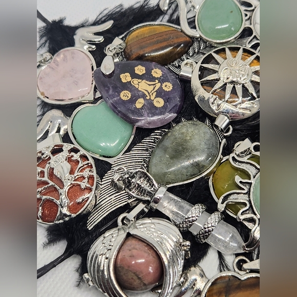 5 Piece Mystery Crystal Pendant Bundle! Genuine Gemstone Jewlery - Picture 4 of 5